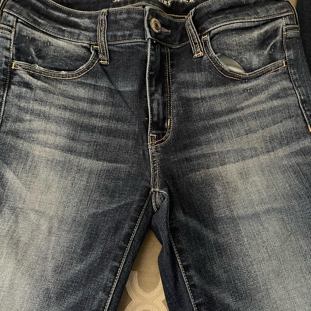 AMERICAN EAGLE JEANS